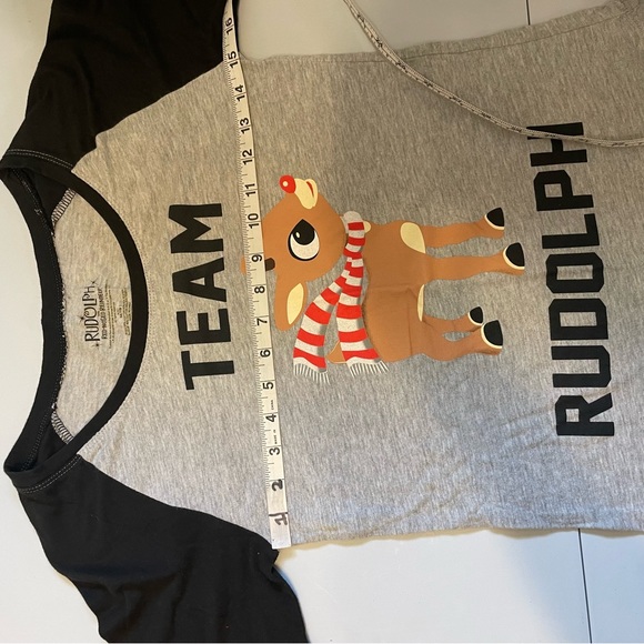 Team Rudolph the Red-Nosed Reindeer Tee Juniors size M 7/9 - Picture 8 of 8